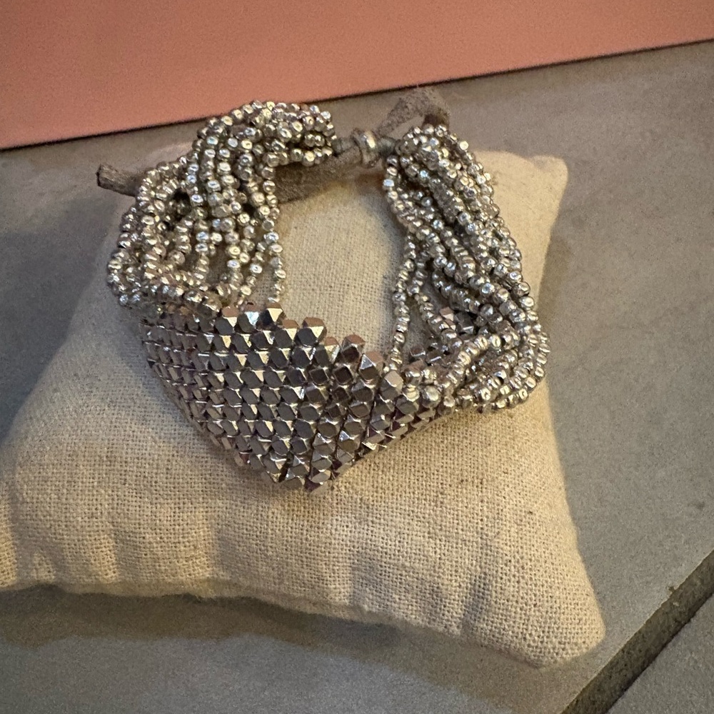 So Cute Missing One Tiny Piece But Functions Exac… - image 1